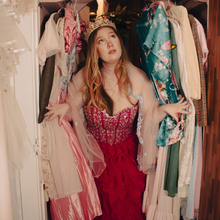 Load image into Gallery viewer, 👑 Birthday Package at Dress Up Studio 👑