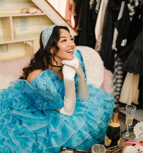 Load image into Gallery viewer, 👑 Birthday Package at Dress Up Studio 👑