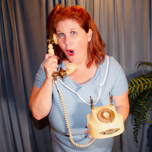 Load image into Gallery viewer, 💋 Vintage Pin-Up Photoshoot with Costumes, Wigs, &amp; Backdrops!
