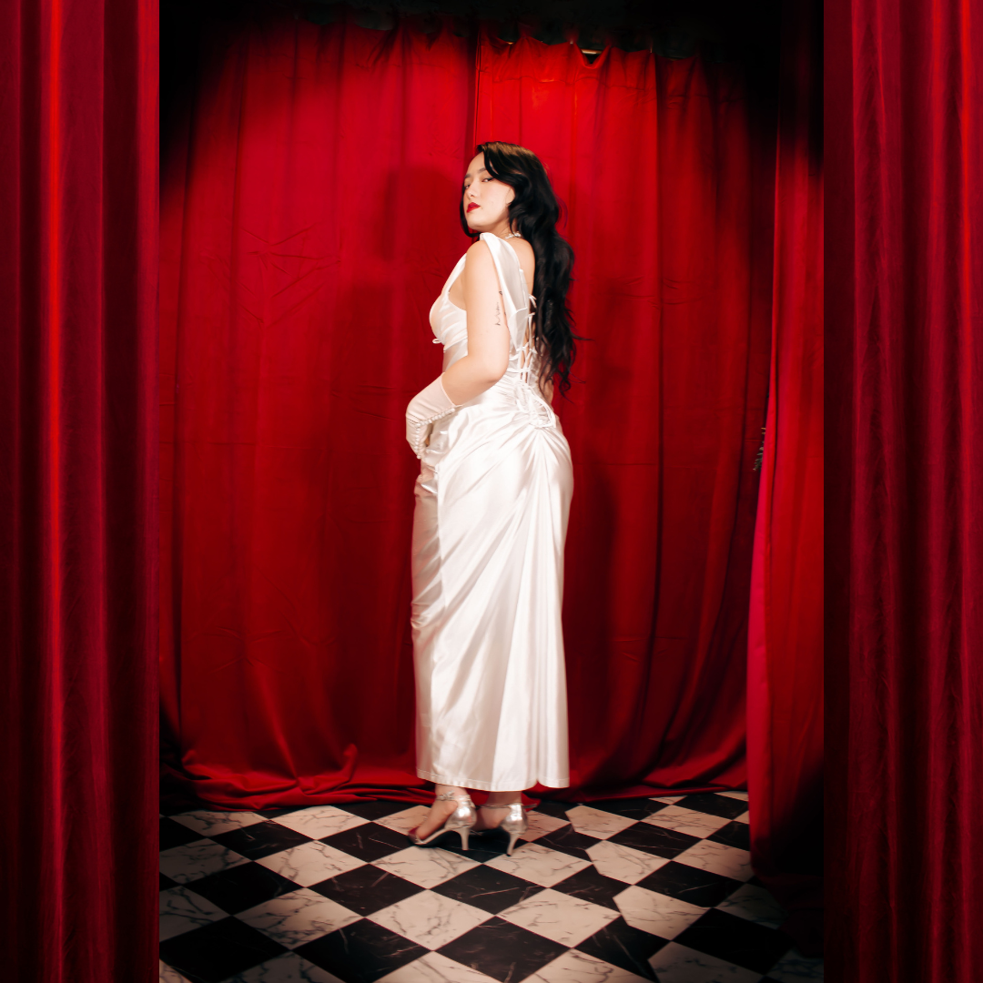 Hollywood Starlet Photoshoot with Costumes, Wigs, & Backdrops! Kids Ticket (Ages 3-12)